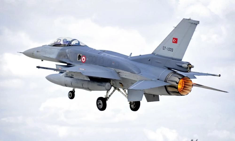Τέσσερα τουρκικά F-16 πέταξαν πάνω από τους Ανθρωποφάγους